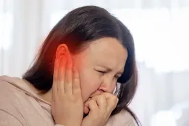 耳聋的危害图片