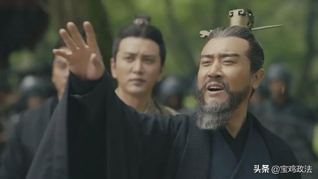 最脍炙人口的10首诗，读来慷慨激昂，方显英雄本色