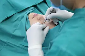 李易峰唯一承认过的女友，如今因整容丢掉事业，38岁沦为网红图片