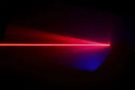 警惕！激光玩具伤眼，视力损伤不可逆图片