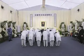 老人去世，参加葬礼是去吊唁还是悼念，意思不同别搞错了图片