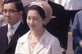 平成皇后美智子美像一朵百合花，温婉秀美观之可亲图片