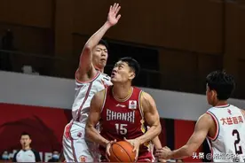 CBA三消息：山西二老确认离队，周琦有望去快船，高雄有意林书豪图片