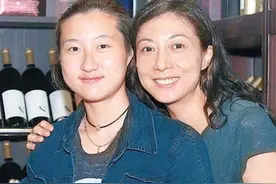 成龙的女儿，在求救图片