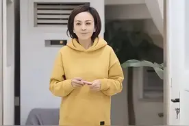 王琳直播开美颜，可惜法令纹太突出暴露年龄，隔着屏幕看都尴尬图片