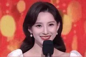 春晚幕后趣事多：马凡舒险挂导演组电话，张国立激动与文物合影图片