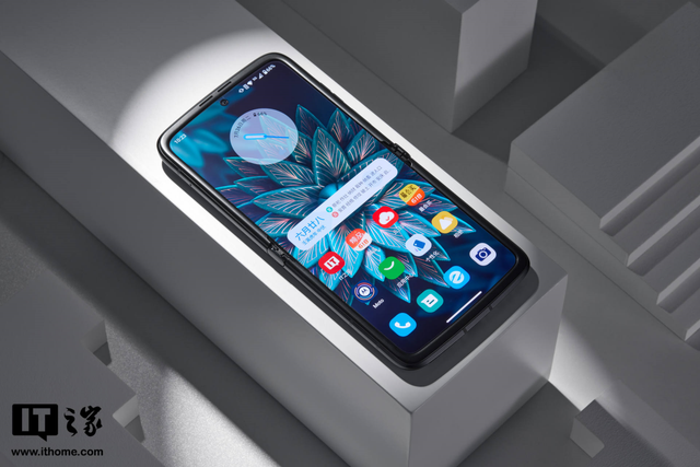 moto razr 2022 上手体验：实用为先，以旗舰致敬经典
