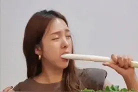 韩国90后美女，放弃高薪工作，不要一分彩礼嫁入中国，就只为吃！图片