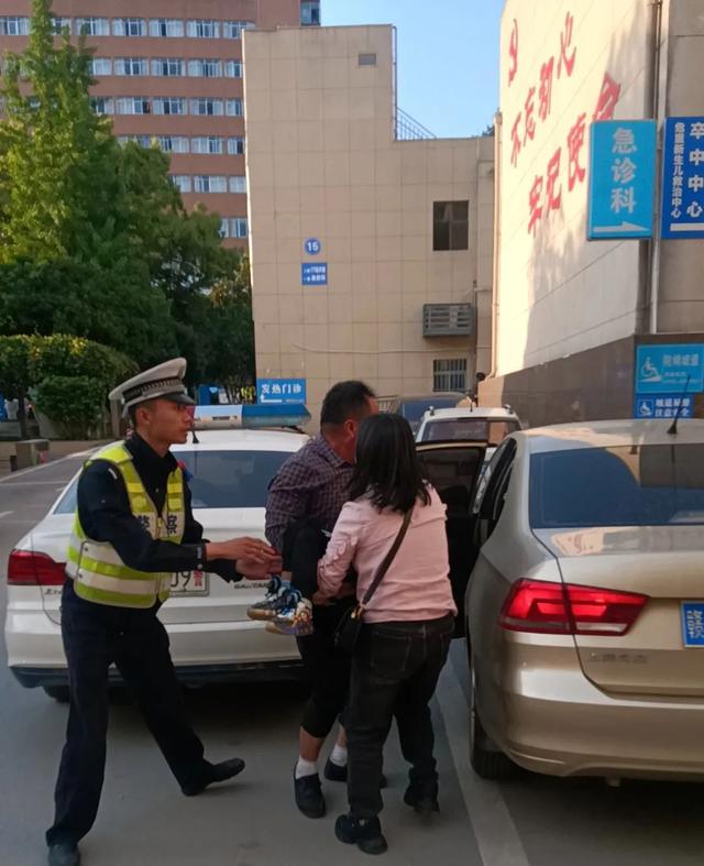 景德镇公安收到一通特殊的“报警”电话，原来是一位外地游客点名表扬……