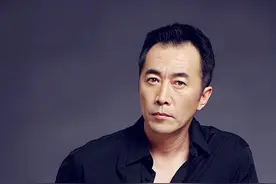 著名演员郑晓宁：50岁做父亲，两次离婚都有心痛图片