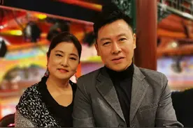 胡亚捷与妻子汤静：一边互相嫌弃，一边不离不弃，活成儿子的榜样图片