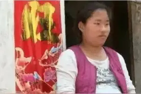 19岁女子荣某爱上60岁男子潘某，很快同居生活，之后步入婚姻殿堂图片