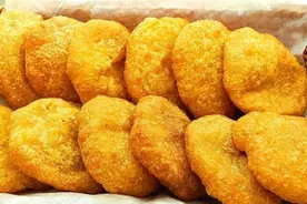 做油炸糕时，记住和面2个关键，外皮起泡又酥脆，在家也能做大厨图片