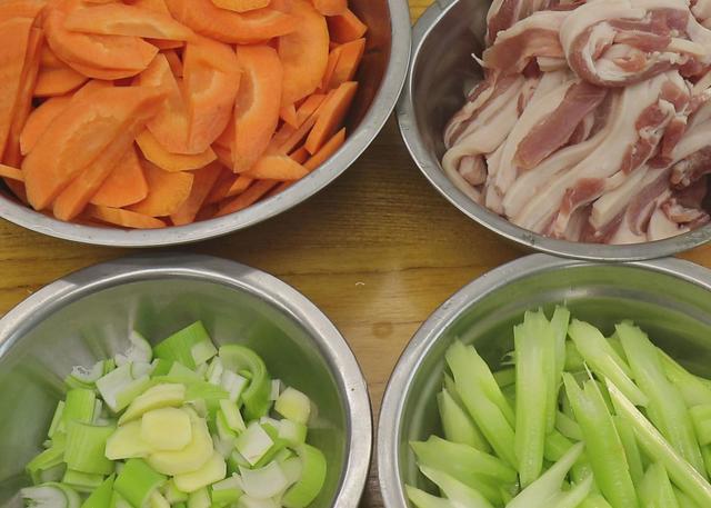 女性补充胶原蛋白的食物有哪些 2026年女性补充胶原蛋白的食物有哪些呢