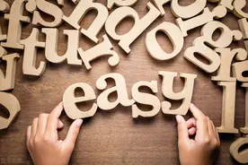 初中英语三年重点短语汇总！打印出来天天背图片