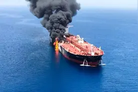 2011年中国货轮遭遇海盗，船员血战印度洋，3小时击退海盗3轮进攻图片