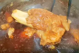 秋天要多吃猪肉，比鸡肉便宜，比牛肉香，简单一煮就上桌，真好吃图片