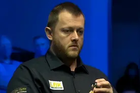 1-6，艾伦惨败特鲁姆普，4强仅剩最后1席：赵心童大战奥沙利文图片