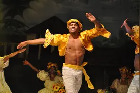 狂热的巴西桑巴舞蹈：这个国家除了足球还有桑巴图片