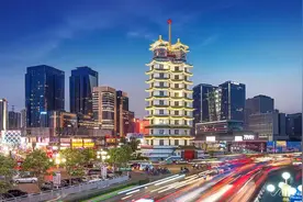 她后脑勺严重变形，还止不住流出液体！跨越1464公里，只为见到他图片