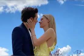 贝克汉姆长子婚礼现场：小七当花童见证兄嫂拥吻，小威等名流出席图片