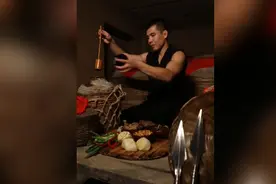 现实版郭靖，一套古拳法火遍国内外，招式凶猛能一肘将人击飞图片