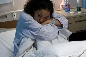 尿毒症母亲濒临死亡,7岁儿子捐肾救母,临终遗言：我早死妈妈早活图片
