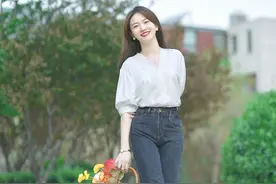 简约随性的日常穿搭，清爽温柔还不挑人，基础款也能穿出高级感图片