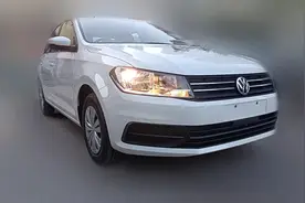 ​桑塔纳：车坛活化石价格打对折，车主全是45岁以上大叔图片