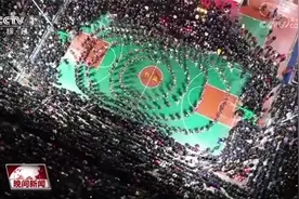 去年火遍全网！贵州“村BA”现场水泄不通：村草村花“蹦苗迪”图片