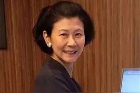 62岁周凯旋罕见参加豪门聚会，气质不输刘嘉玲！和李嘉诚相处融洽图片
