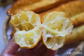 自己在家做油条，实在太简单了，又香又酥，和外面买的一个味图片