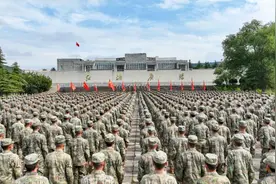 军旅高光时刻：青春如火，不负韶华！图片