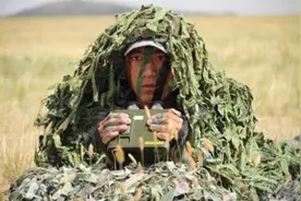 拿手指比就知敌军位置，2000米内零误差，侦察兵如何定位坐标？图片