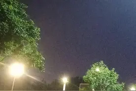 女孩的故事图片