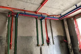 水电走顶，都是装修公司的赚钱套路？装修工头：不要误导网友了图片