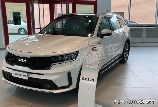 起亚版“汉兰达”来了，新款索兰托实拍，分体尾灯+四驱，霸气