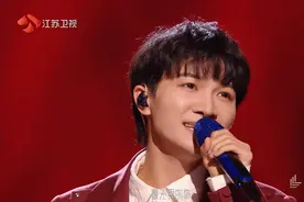 江苏卫视跨年：听了周深不修音《光亮》，我能理解田震为何会懵了图片
