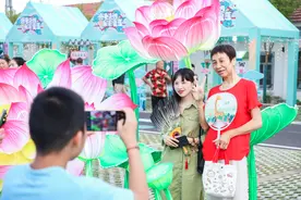 来荷塘边听音乐会！江夏区第十一届赏荷采莲节开幕图片