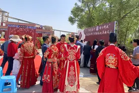 “5·20”当天 青海省1195对新人登记结婚图片