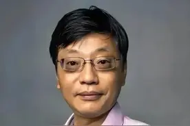 东南大学教授袁久红，退休前被免职，只因手滑发错一条消息！图片