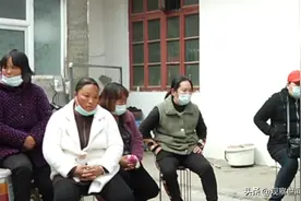 得知老房拆迁，五姐妹连夜接走母亲，拆迁取消后又要求弟弟赡养图片