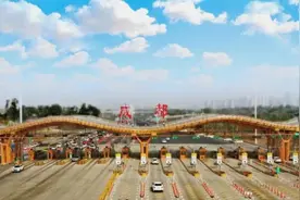 成都天府国际机场高速今起收费 这些车辆收费可减半图片