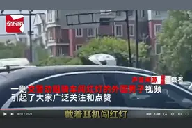 外国男子骑车闯红灯，交警用英文霸气喊话“这是中国”！本人回应图片