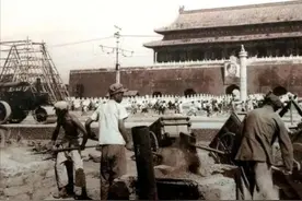 1969年，中央紧急下令，拆除天安门并秘密重建，究竟有什么隐情？图片