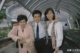 87《红楼梦》剧组赴港旧照，黛玉宝钗衣品最美，探春着装前卫惊艳图片