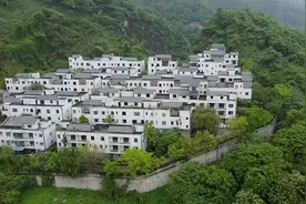 重庆大山中这个村庄，6年前热闹无比如今却成为荒村，究竟怎么了图片