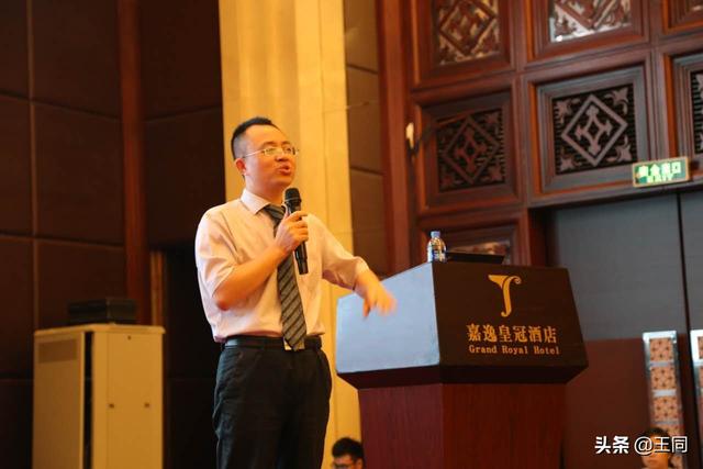 销售不是靠口才:话术技巧与应变能力