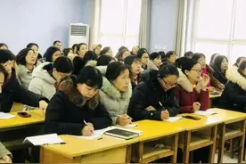 难道真的是一群不读书的人在教书？教师寒暑假培训作弊说明了什么图片