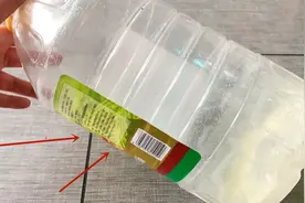 空油桶不要扔掉了，用剪刀剪一剪，一年省下好几百，简单又实用图片